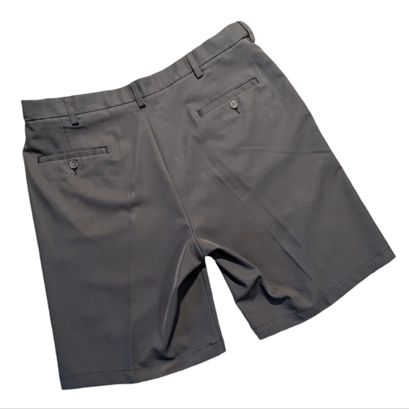 Haggar COOL 18 PRO FLAT FRONT Gray Comfort Waist Golf Sports 9" Shorts Size 38 - Picture 2 of 5